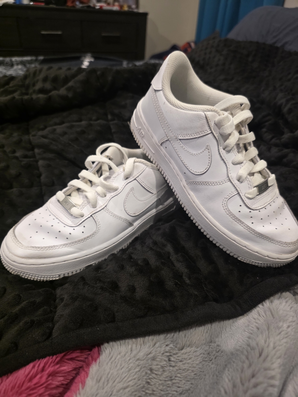 Nike White Leather Sneakers - Classic Air Force Style